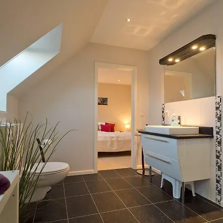 Strandstrasse 10, * بوسم