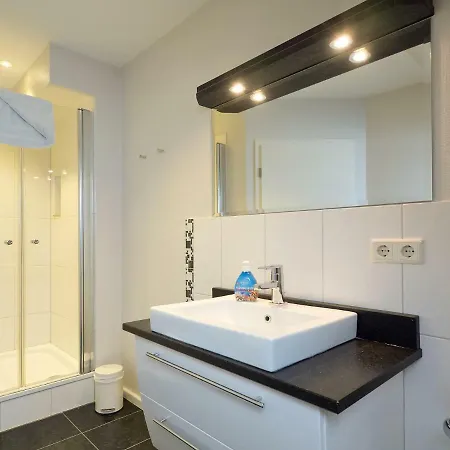 Strandstrasse 10, شقة بوسم