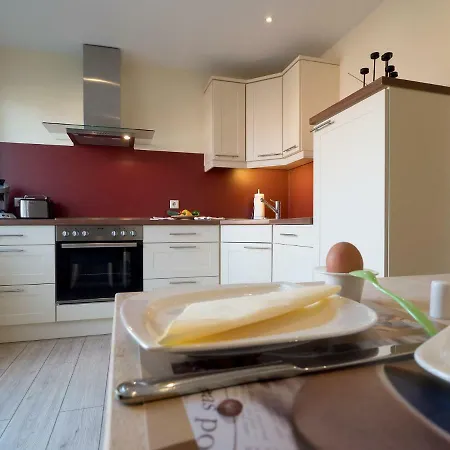 Strandstrasse 10, شقة بوسم