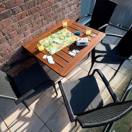 Strandstrasse 10, بوسم