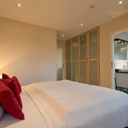 Strandstrasse 10, * بوسم